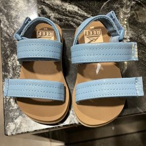 Velcro baby sandals